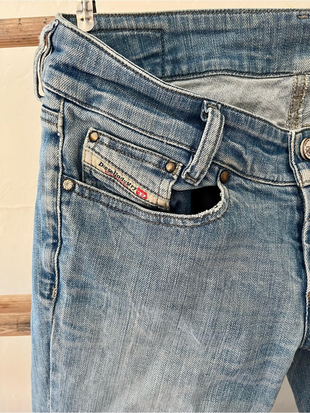 2000’s Diesel ‘Louvely’ Low Rise, Bootcut, Light Wash Flared Jeans - Picture 2 of 15